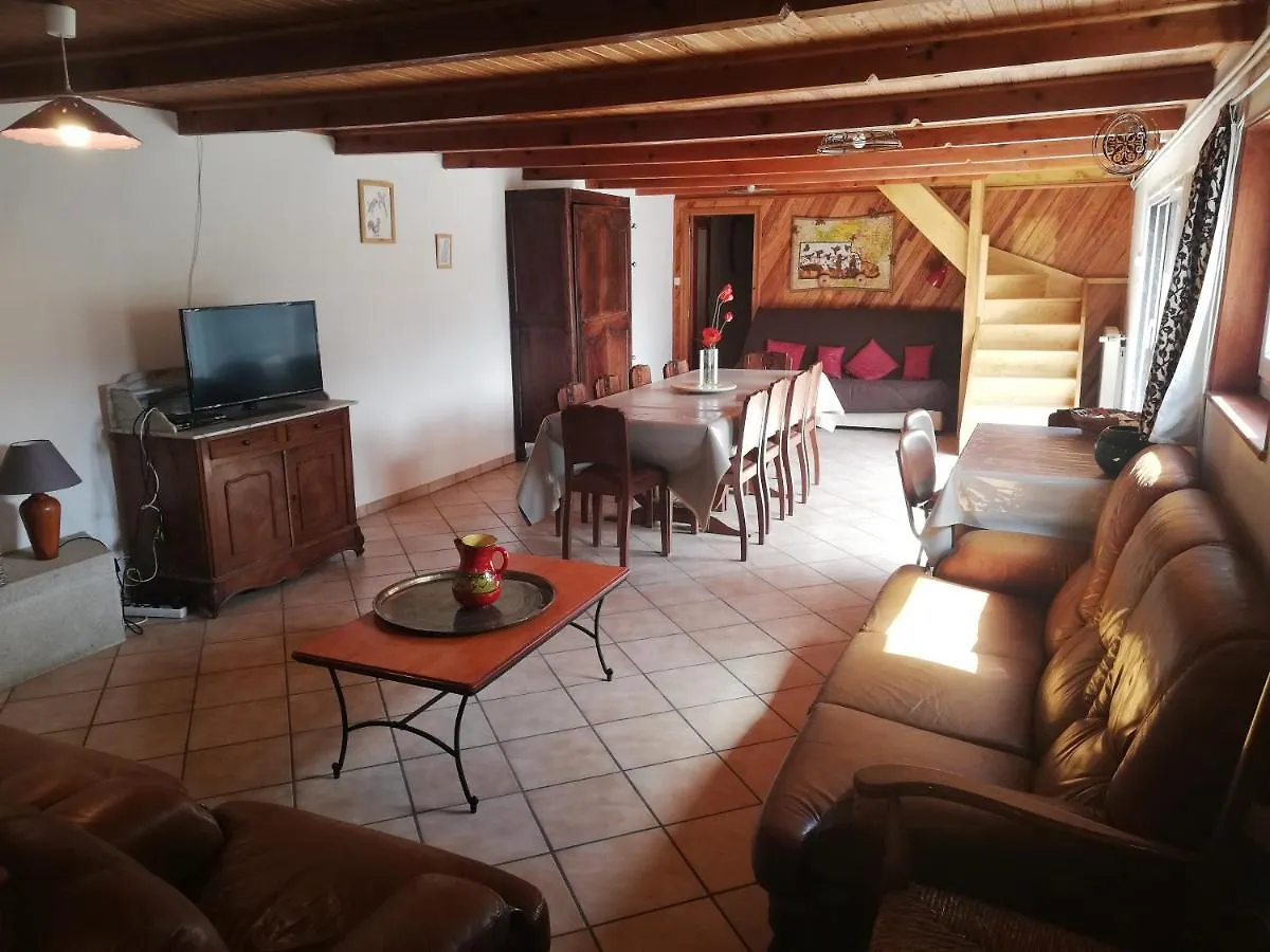 Grand Gite 14 Personnes ,Cour ,Salle De Jeux, Proche Du Village , Commerces Murat