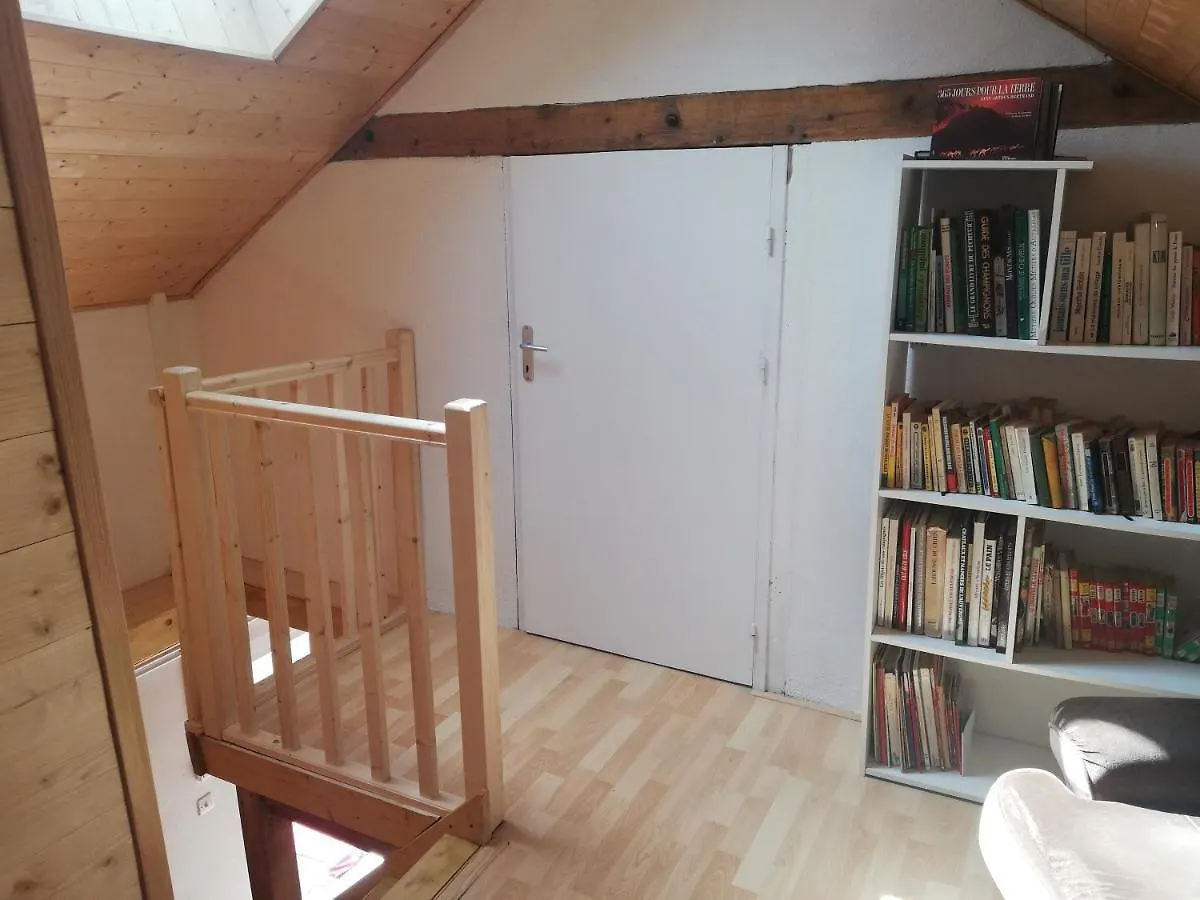 Holiday home Grand Gite 14 Personnes ,Cour ,Salle De Jeux, Proche Du Village , Commerces Murat