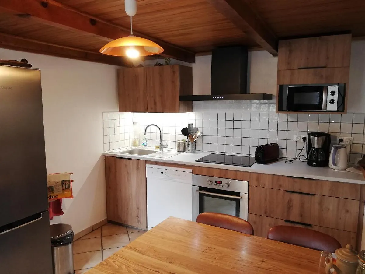 Grand Gite 14 Personnes ,Cour ,Salle De Jeux, Proche Du Village , Commerces Murat
